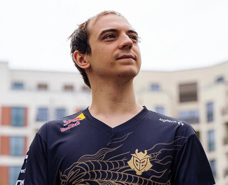 拳头还没准, 境与时差, 神情专注